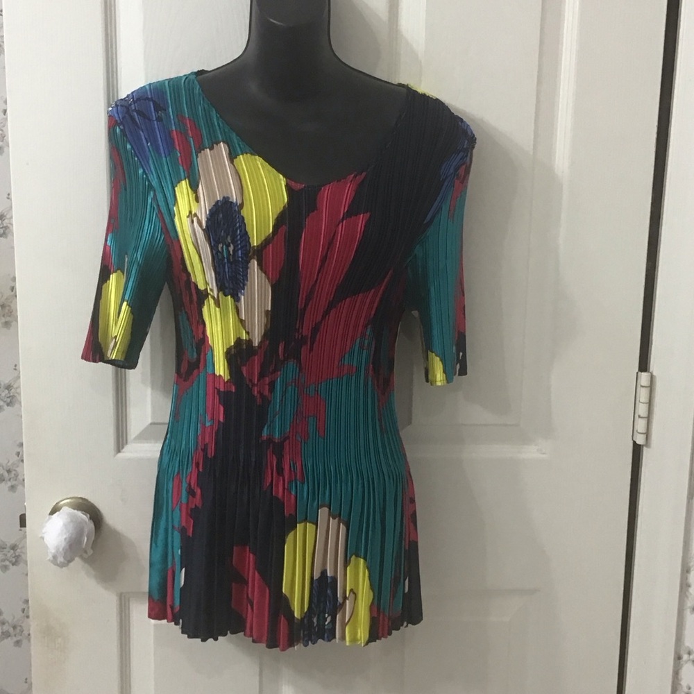 Magic Scarf Multi Colored Mini Pleat One Size Fits All No Iron Stretch Shirt.NWT